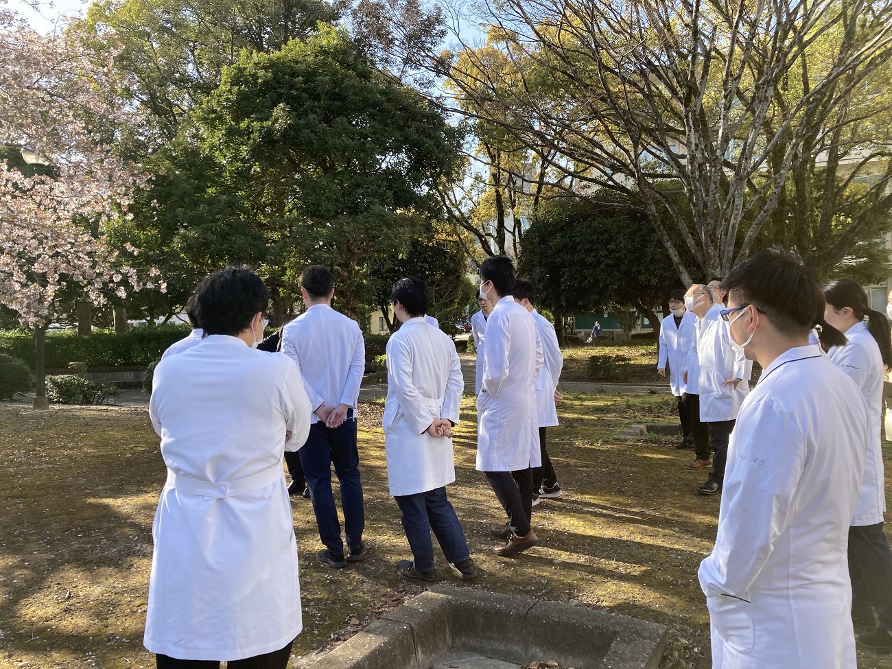 新年度集合写真撮影風景 福岡大学医学部放射線医学教室